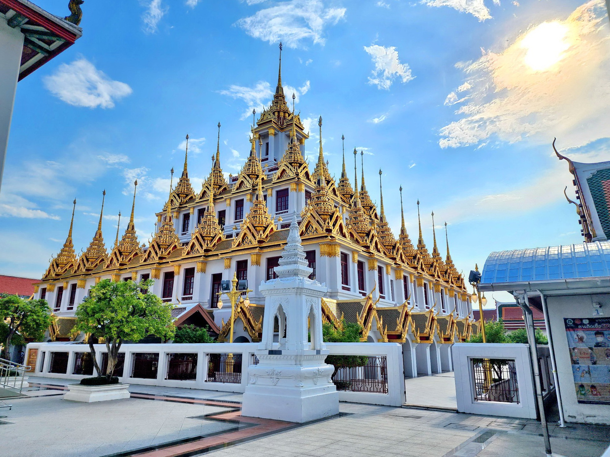 Wat Ratchanatdaram Worawihanโลหะปราสาท วัด​ราชนัดดารามวรวิหาร​